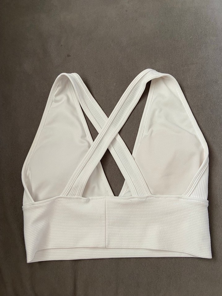 Beyaz Spor Sütyeni Çapraz Askılı - Görsel 2