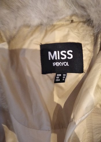 Kürk Detaylı Bej Mini Kışlık Kadın Mont - Görsel 2