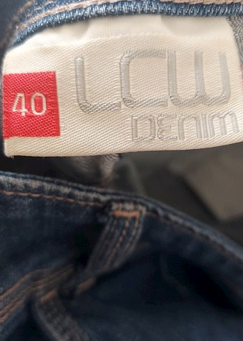 40 Beden Kadın Mavi Kemerli Jean Şort