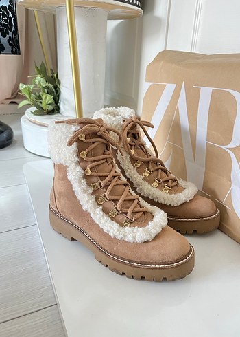 Zara Bej Süet Tüylü Kadın Dolgu Topuk Bot