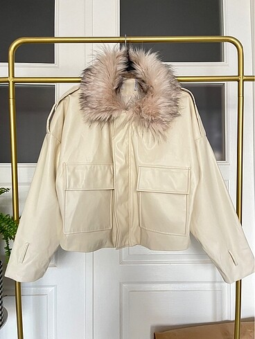 Pull and Bear Deri mont