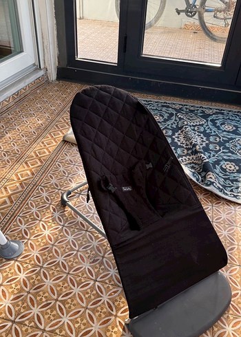 Siyah Bebek ana kucağı - Görsel 2