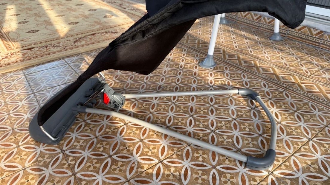 Siyah Bebek ana kucağı - Görsel 4