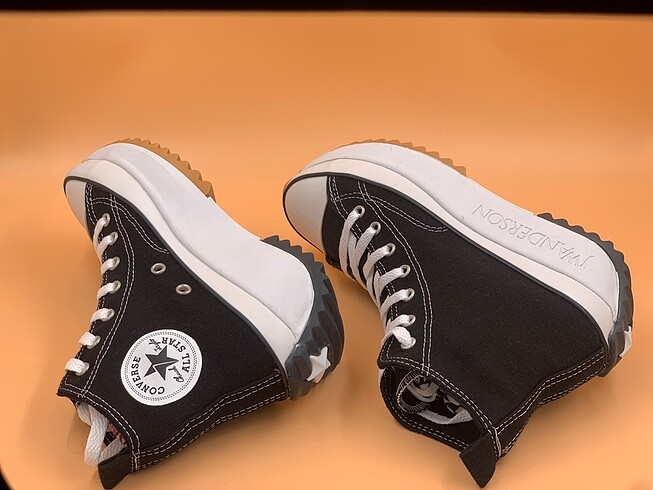 Converse Run Star Hike