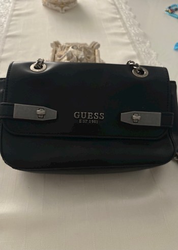 Guess Guess Zincir Detaylı Siyah Deri Çanta