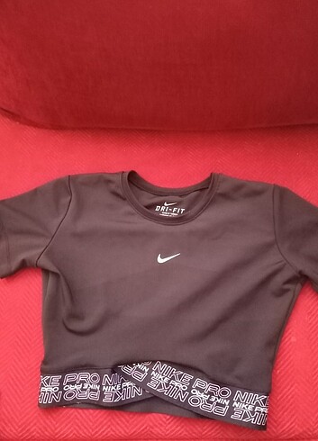 Nike pro crop