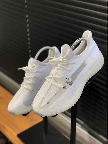 Adidas Yeezy white