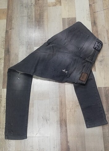 l Beden siyah Renk Collezione jeans orijinal etiketli 