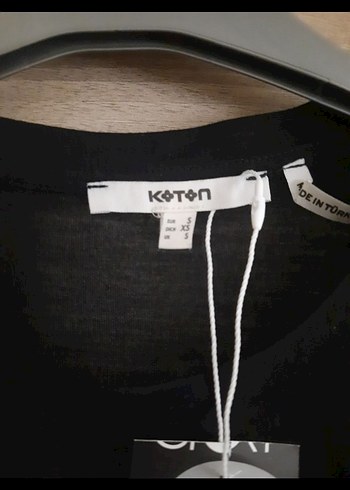 s Beden Siyah Payetli Kısa Kollu Kadın Tişört