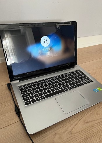 Gri Renkli Dizüstü Bilgisayar - Görsel 6