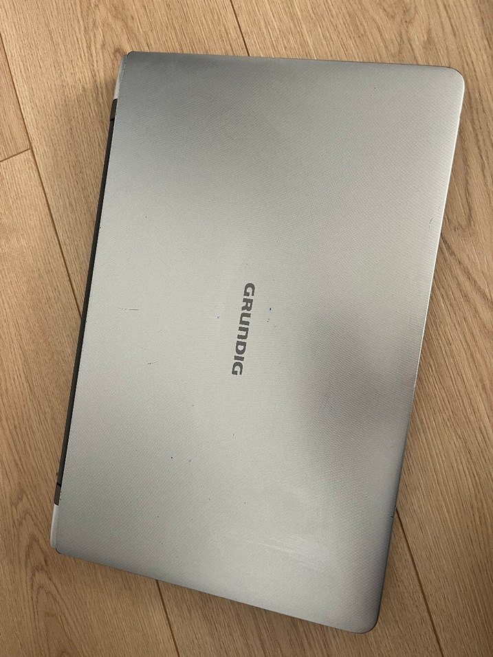 Gri Renkli Dizüstü Bilgisayar - Görsel 4