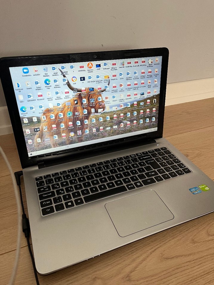 Gri Renkli Dizüstü Bilgisayar - Görsel 2