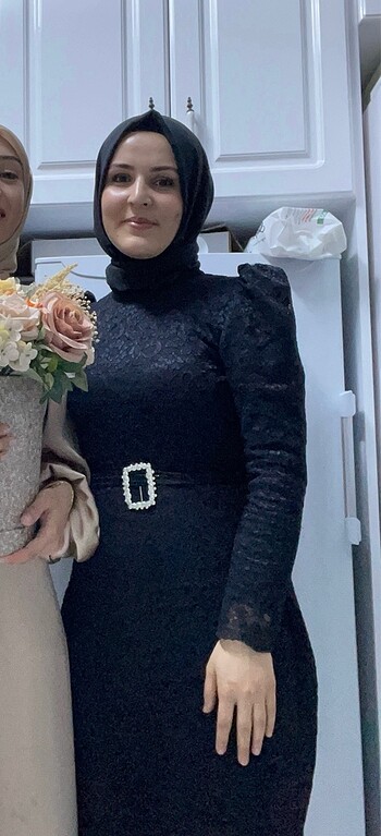 Siyah dantel tesettür elbise