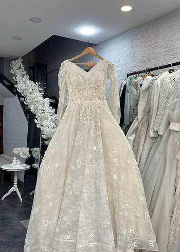 Uzun Kollu V Yaka Beyaz A kesim Gelinlik - Görsel 5