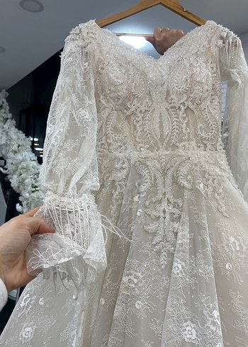 Uzun Kollu V Yaka Beyaz A kesim Gelinlik - Görsel 3