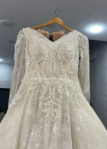 Uzun Kollu V Yaka Beyaz A kesim Gelinlik - Görsel 6