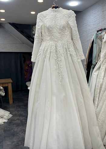 Uzun Kollu Yüksek Yakalı Beyaz Prenses Gelinlik - Görsel 6