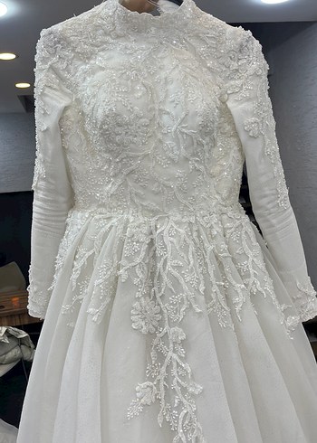 Uzun Kollu Yüksek Yakalı Beyaz Prenses Gelinlik - Görsel 3