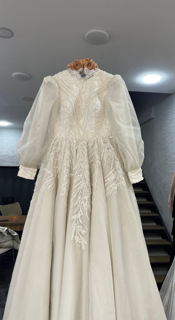 Yüksek Yakalı tesettür Gelinlik - Görsel 4