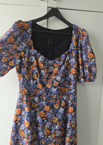 Çiçek Desenli Midi V Yaka Elbise - Görsel 2