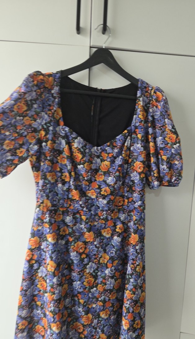 Çiçek Desenli Midi V Yaka Elbise - Görsel 2