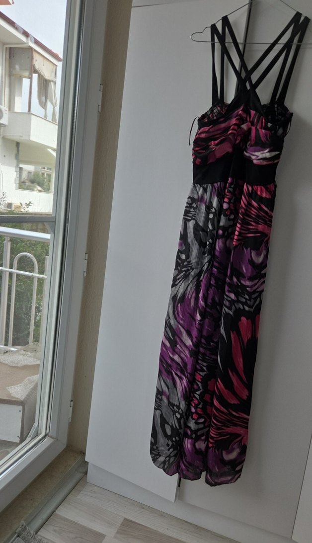 Uzun Pembe Bağcıklı elbise - Görsel 2