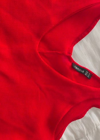 Kolsuz V Yakalı Kırmızı Kadın Tişört - Görsel 3