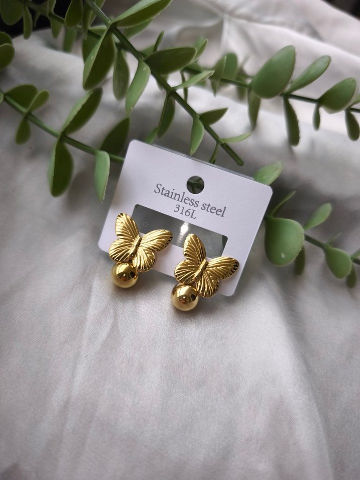 Altın Renk Kelebek Figürlü Mini Küpe - Görsel 2