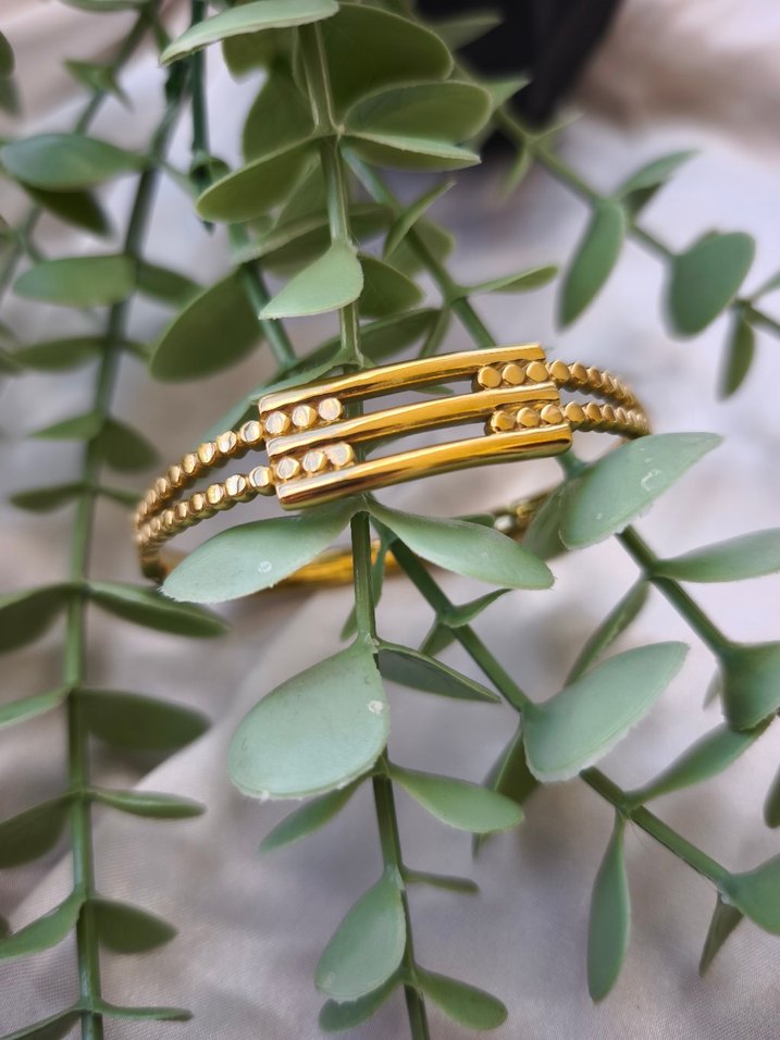 Altın Renkli Boncuklu Kadın Bileklik - Görsel 2