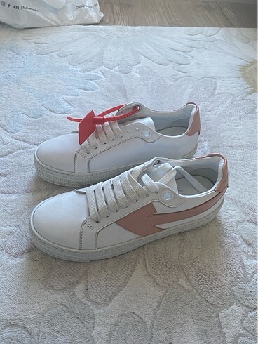 37 Beden beyaz Renk OFF WHITE BEYAZ SPOR AYAKKABI