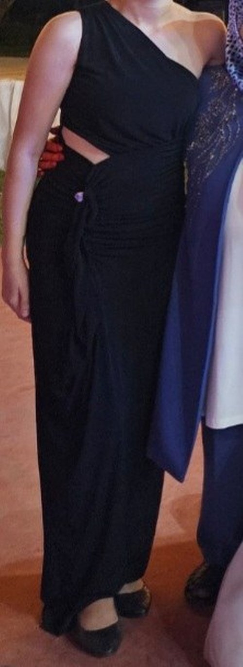 Trendyolmilla Zeynep Tosun Siyah Drapeli Tek Omuzlu Uzun Elbise - Görsel 2