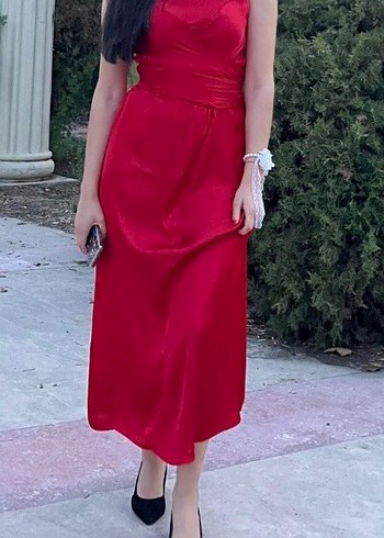 Zara Kırmızı Saten Uzun Kadın Elbise - Görsel 2