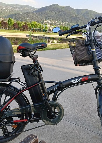 Siyah iki Tekerlekli Elektrikli Bisiklet