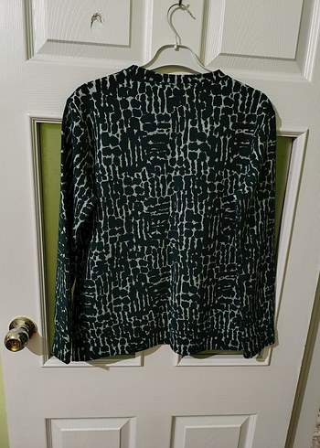 Uzun Kollu Yeşil Batik Desenli Kadın Bluz - Görsel 3