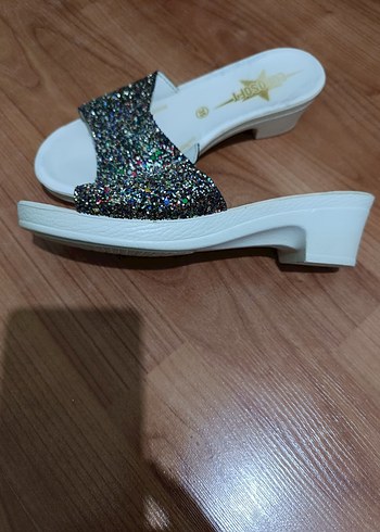 Beyaz Rugan Gliterli Dolgu Topuk Terlik - Görsel 4