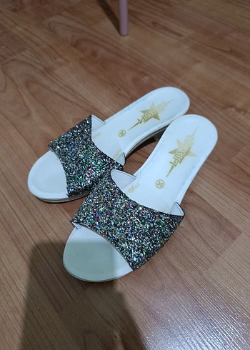 Beyaz Rugan Gliterli Dolgu Topuk Terlik - Görsel 2