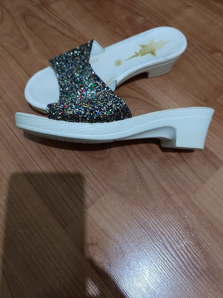 Beyaz Rugan Gliterli Dolgu Topuk Terlik - Görsel 4