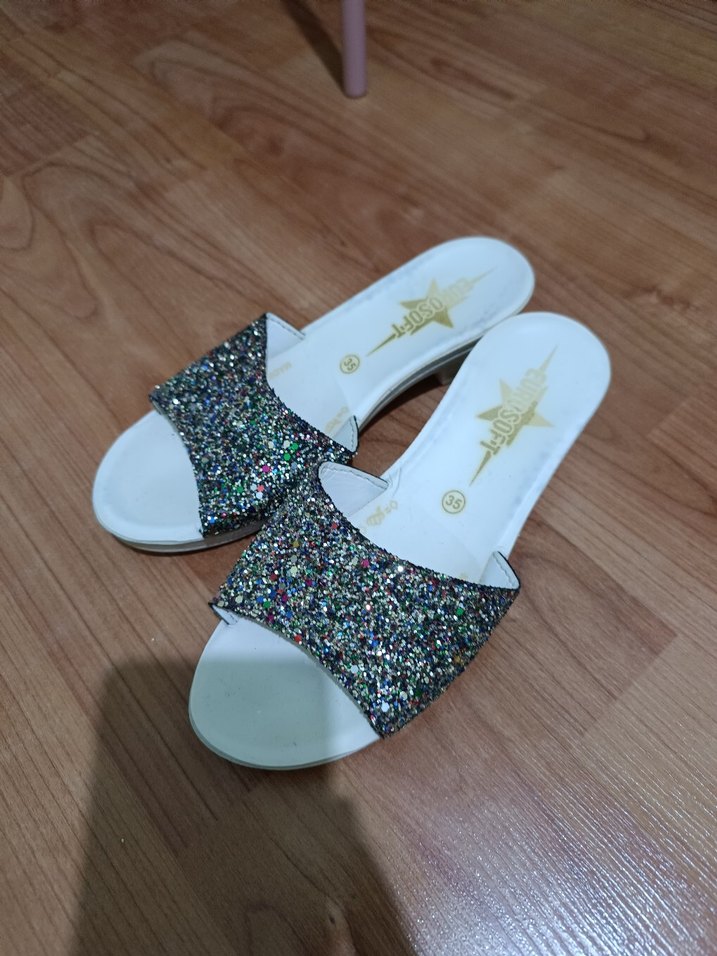 Beyaz Rugan Gliterli Dolgu Topuk Terlik - Görsel 2