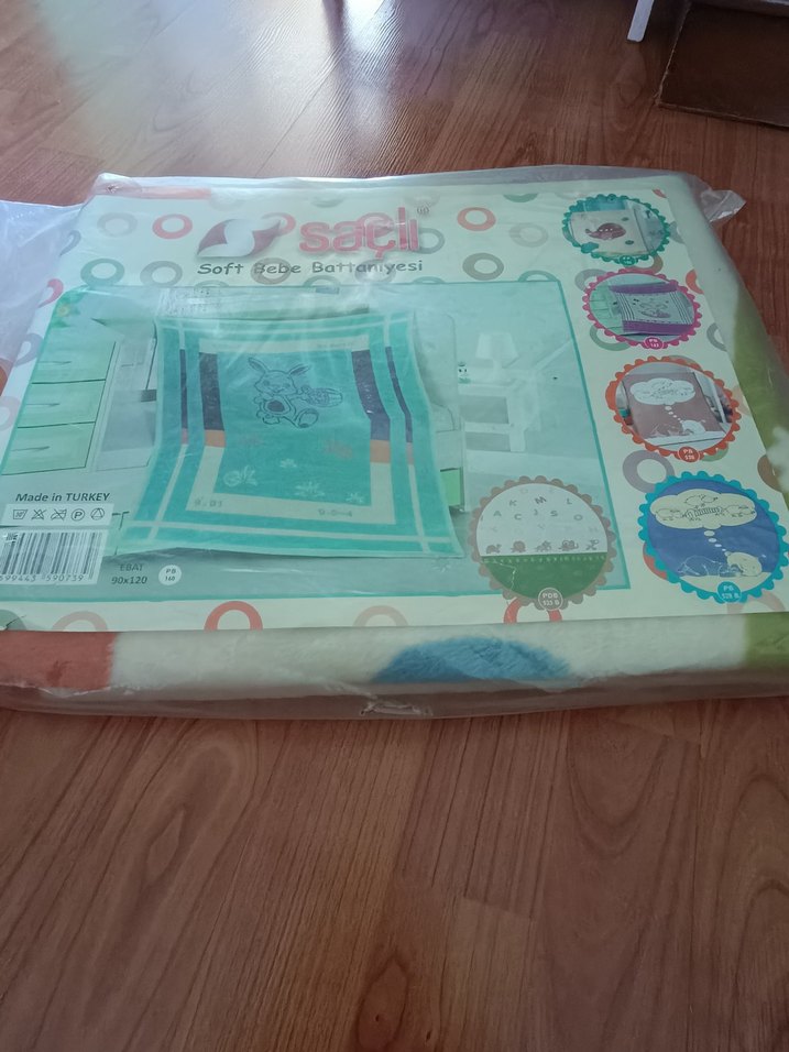 Çocuklar için çok renkli baskılı yumuşak battaniye - Görsel 2