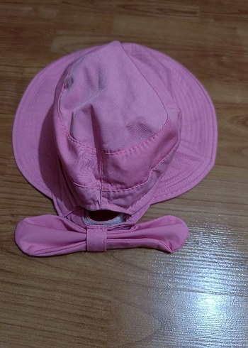 Pembe Çocuk Şapka ve Fiyonk Detaylı