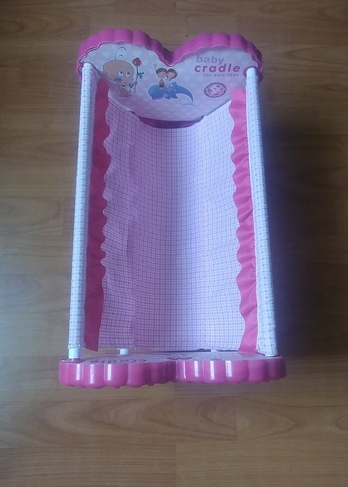 İki beşik bir bez bebek - Görsel 2