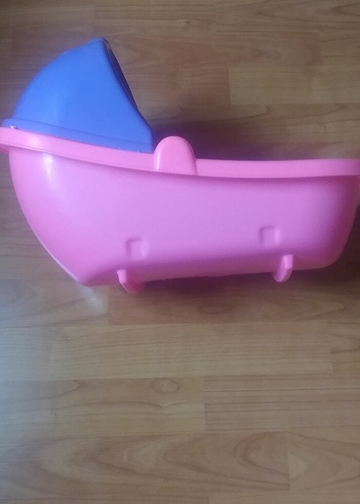 İki beşik bir bez bebek - Görsel 4