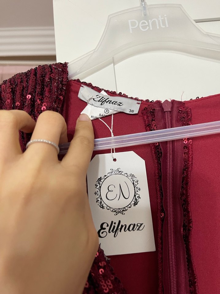 Bordo Parlak Yılan Desenli Mini Elbise - Görsel 5