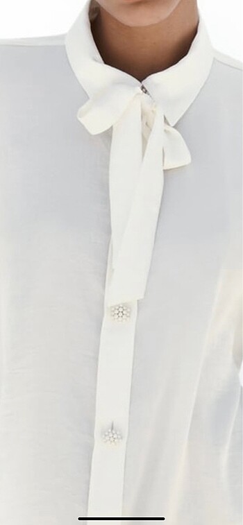 Zara inci düğmeli yakası fiyonklu dökümlü gömlek - Görsel 3