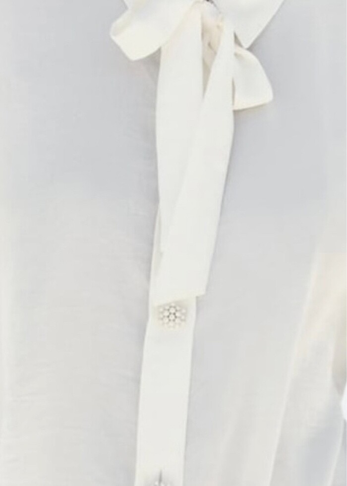 Zara inci düğmeli yakası fiyonklu dökümlü gömlek - Görsel 3