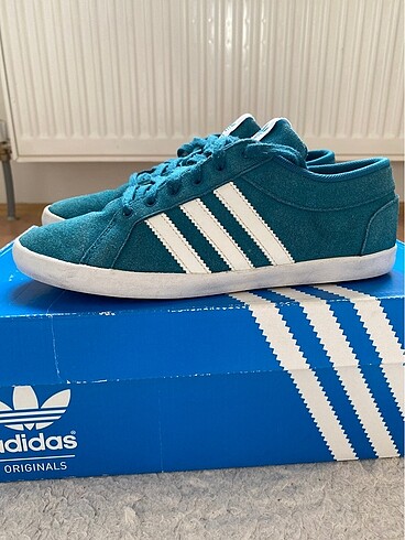 36 Beden Adidas kadın spor ayakkabı