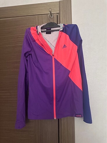 Adidas yağmurluk