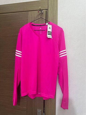 Adidas üst