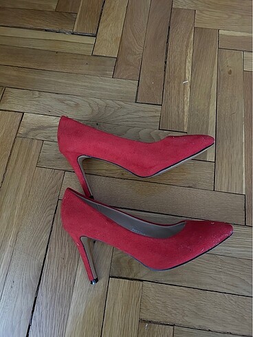 Kırmızı Stiletto