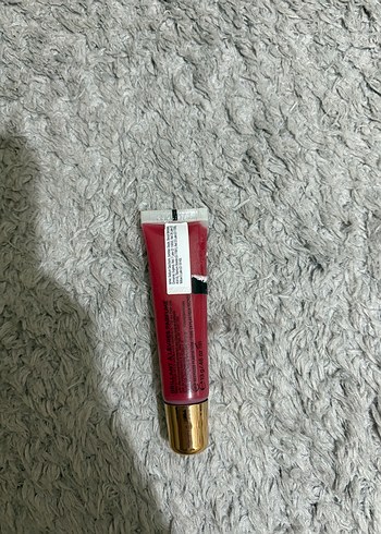 Victoria's Secret Cherry Dudak Parlatıcısı - Görsel 4